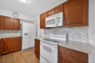 709 Oskamp Drive, Miami Township, OH 45140 - Photo 9