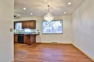 1101 Meadowind Ct, Springfield Township, OH 45231 - Photo 11