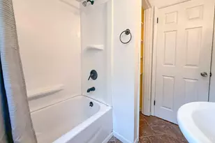 1007 Valley View Dr, Miami Township, OH 45150 - Photo 11