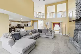 702 Rosewynne Ct, Cleves, OH 45002 - Photo 3