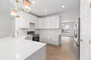 12017 Brookway Dr, Springfield Township, OH 45240 - Photo 7