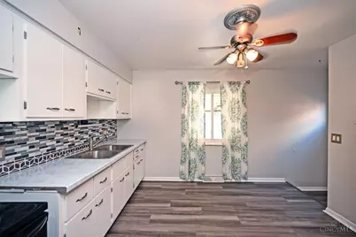 3041 Westknolls Lane, Cincinnati, OH 45211 - Photo 9