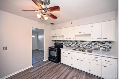 3041 Westknolls Lane, Cincinnati, OH 45211 - Photo 11