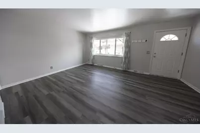 3041 Westknolls Lane, Cincinnati, OH 45211 - Photo 5