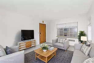 1114 Egan Ct, Cincinnati, OH 45229 - Photo 3