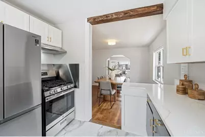 7018 Bramble Avenue, Columbia Township, OH 45227 - Photo 9