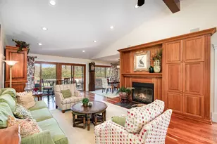 22 Woodcreek Dr, Blue Ash, OH 45241 - Photo 5