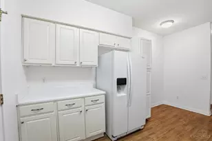 6770 Kelseys Oak Ct, Green Township, OH 45248 - Photo 9