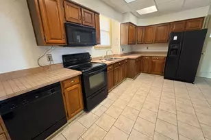 4392 Hamilton Ave, Cincinnati, OH 45223 - Photo 11