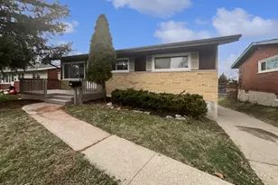 8265 Haskell Dr, Colerain Township, OH 45239 - Photo 7