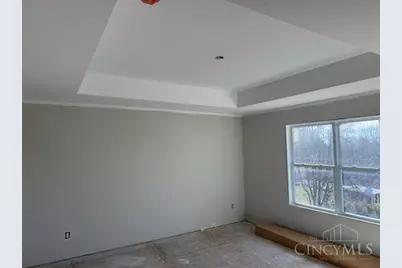 1325 Peregrine Way, Hamilton, OH 45013 - Photo 5