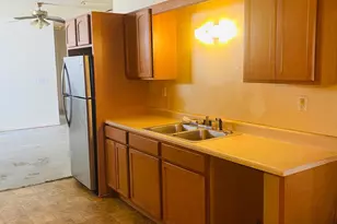 6310 Vine St, Elmwood Place, OH 45216 - Photo 3