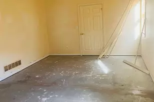 6310 Vine St, Elmwood Place, OH 45216 - Photo 7