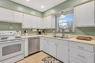 7800 Spirea Dr, Sycamore Township, OH 45236 - Photo 11