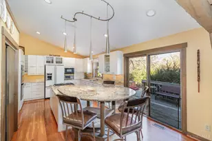 559 Asbury Rd, Anderson Township, OH 45255 - Photo 9