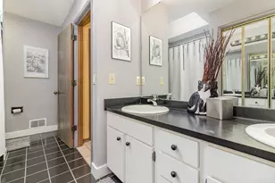 559 Asbury Rd, Anderson Township, OH 45255 - Photo 15