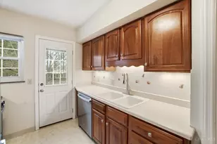 6145 Sunridge Dr, Cincinnati, OH 45224 - Photo 13