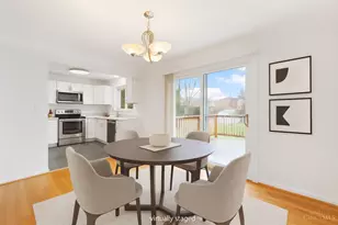 9470 Wynnecrest Dr, Blue Ash, OH 45242 - Photo 7