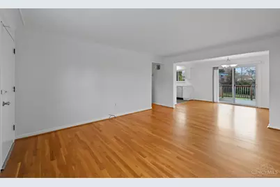 9470 Wynnecrest Drive, Blue Ash, OH 45242 - Photo 5