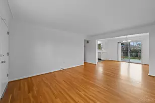 9470 Wynnecrest Dr, Blue Ash, OH 45242 - Photo 5