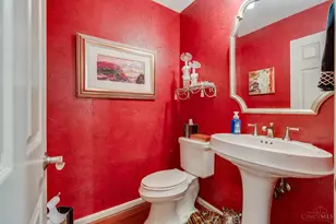 16 Woodcreek Dr, Blue Ash, OH 45241 - Photo 15