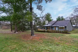 16 Woodcreek Dr, Blue Ash, OH 45241 - Photo 3