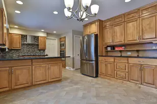 766 Woodfield Dr, Springfield Township, OH 45231 - Photo 25