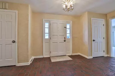 766 Woodfield Drive, Springfield Township, OH 45231 - Photo 7