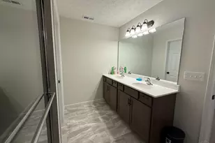 616 Crabapple Ct, Hamilton Township, OH 45039 - Photo 9