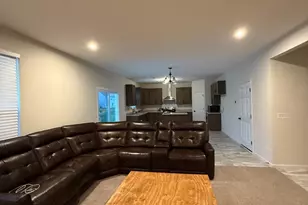 616 Crabapple Ct, Hamilton Township, OH 45039 - Photo 3