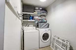 9695 Fernbrook Ct, Springfield Township, OH 45231 - Photo 15