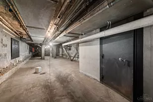 8 W 4th St, Cincinnati, OH 45202 - Photo 39