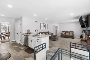 7908 Tawna Dr, West Chester, OH 45069 - Photo 11