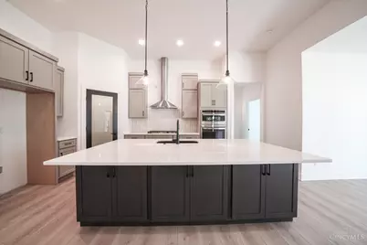 9155 Remy Ct, Clearcreek Twp., OH 45458 - Photo 5