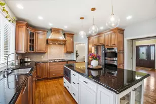 6681 Sandy Shores Dr, Miami Township, OH 45140 - Photo 13