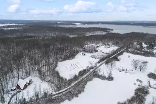 919 Ward Rd, Chester Township, OH 45177 - Photo 3