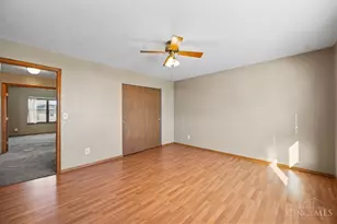 8951 Willowgate Ln, Huber Heights, OH 45424 - Photo 21