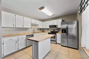 8951 Willowgate Ln, Huber Heights, OH 45424 - Photo 7