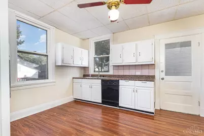 6106 Sycamore Street, Elmwood Place, OH 45216 - Photo 7