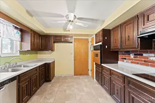 1094 Pamela Rd, Anderson Township, OH 45255 - Photo 11