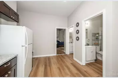 887 Lexington Avenue, Cincinnati, OH 45229 - Photo 7