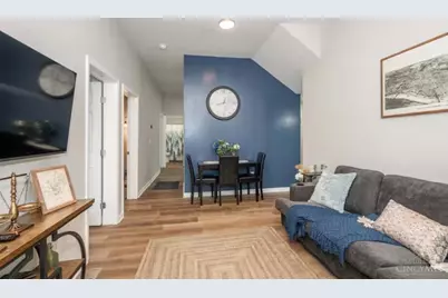 887 Lexington Avenue, Cincinnati, OH 45229 - Photo 3