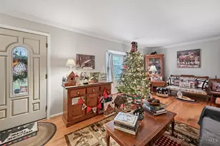 318 Miami Valley Dr, Miami Township, OH 45140 - Photo 3