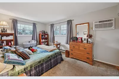 318 Miami Valley Drive, Miami Township, OH 45140 - Photo 17