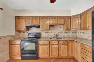 2480 Merriway Ln, Colerain Township, OH 45231 - Photo 13