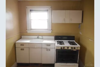 2124 Highland Avenue, Cincinnati, OH 45219 - Photo 11