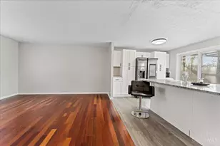 2267 Magdalena Dr, Springfield Township, OH 45231 - Photo 5