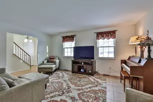 9811 Beau Ln, Springfield Township, OH 45231 - Photo 7