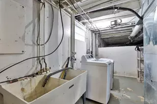 9811 Beau Ln, Springfield Township, OH 45231 - Photo 33