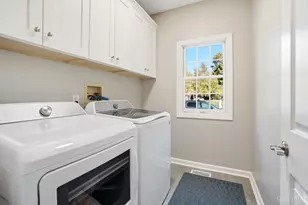 3667 Carpenters Green Ln, Blue Ash, OH 45241 - Photo 31